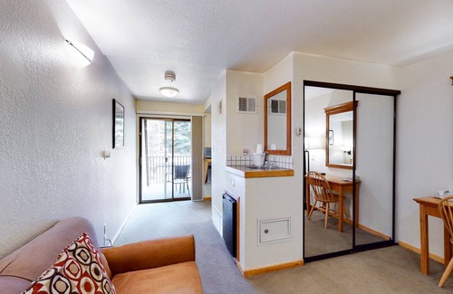 West End Cabin | Lodge ∙ 3 guests