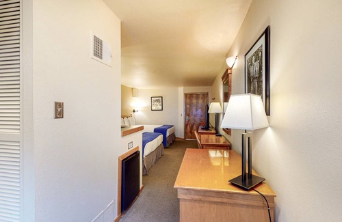 West End Cabin | Lodge ∙ 4 guests