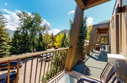 West End Cabin | Lodge ∙ 4 guests