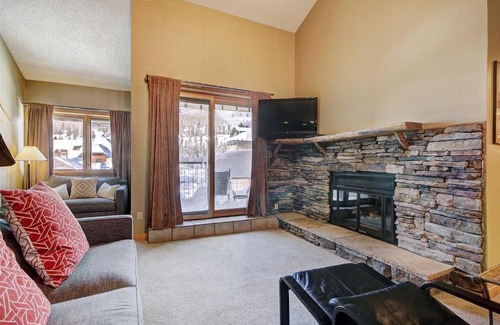 Copper Mountain Village Apartment | Lodge at Copper #404