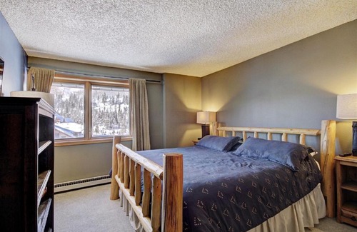 Copper Mountain Village Apartment | Lodge at Copper #404