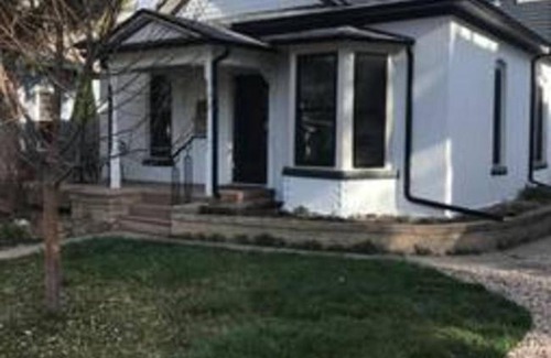 Old Town West House | Lola House! Cozy comfort, Prime Old Town Location