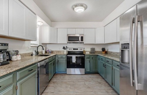 Woodland Park House | Lorraine Loft! Hot Tub & Game Room & Fire Pit