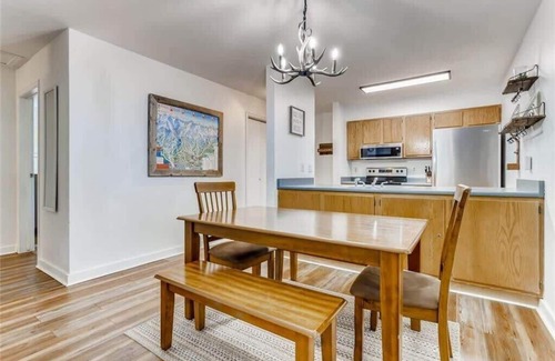 Peak 8 Condo | Lovely 2 BDR Condo - Close to Skiing & Main St!