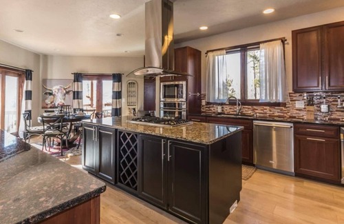 Fraser House | Lux 8000 SQ Ft, 9 BDR, 15 Beds, Hot Tub, Large Groups!