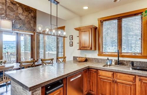 Cordillera House | Luxurious Cordillera Estate 5 BR, Private Hot Tub