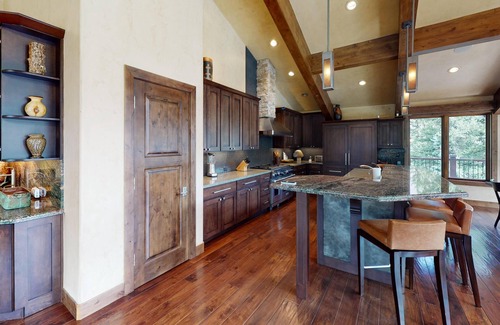 Vail Condo | Luxurious Three Bedroom + Den Penthouse