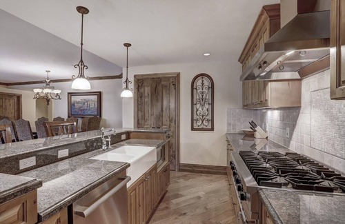 Vail Condo | Luxury 2BR Arrabelle residence - ski in/ski out in Lionshead, rooftop pool & spa