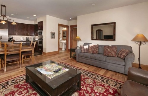 River Run Condo | Luxury 2BR ski-in Lone Eagle w/- firepit, heated pool, hot tubs, gym and more!