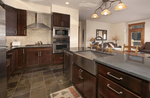 River Run Condo | Luxury 2BR ski-in Lone Eagle w/- firepit, heated pool, hot tubs, gym and more!