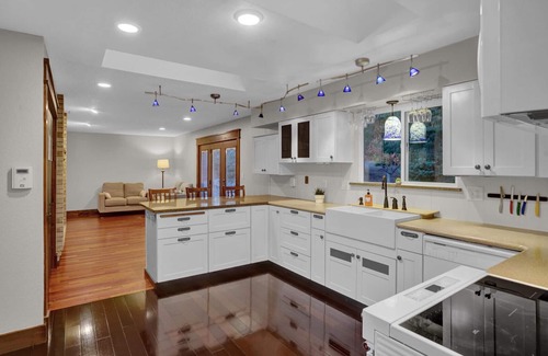 Briargate House | Luxury 3-bedroom getaway in the heart of CO Springs featuring breathtaking views