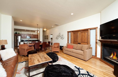 Purgatory Condo | Luxury Condo by Main Plaza - Walk to Slopes - Deck with Amazing Views