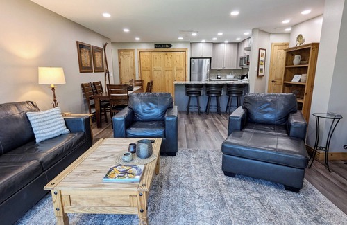 Avon Condo | Luxury Condo w/FREE WiFi, Parking, Heated Pool, Hot Tubs, Skier Shuttles