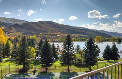 Avon Condo | Luxury Condo w/FREE WiFi, Parking, Heated Pool, Hot Tubs, Skier Shuttle