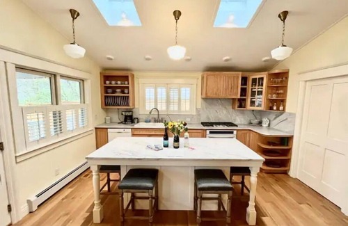 Whittier House | Luxury Dream Cottage - Hot Tub, 3 blocks from Pearl Street, and 5 outdoor patios