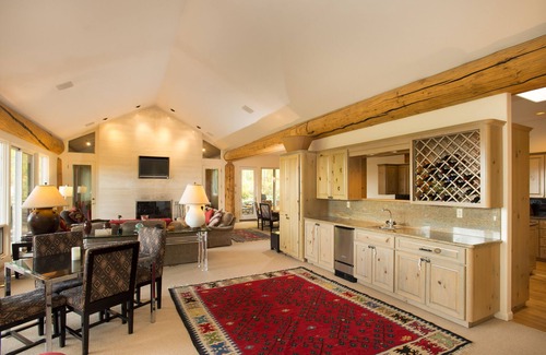 Snowmass Village House | Luxury Family Retreat. Ski-in Ski-Out. Spectacular Mountain Views. Sleeps 12