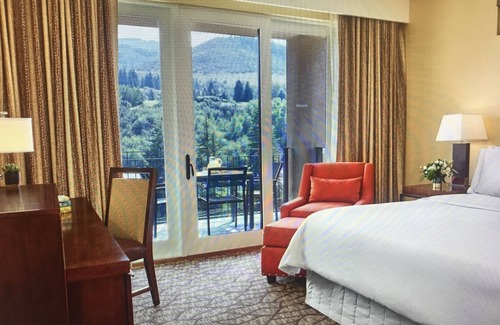 Avon Resort | Luxury One Bedroom Westin Riverfront Villa