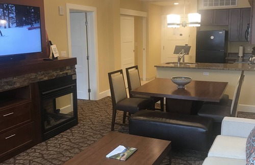 Avon Resort | Luxury One Bedroom Westin Riverfront Villa