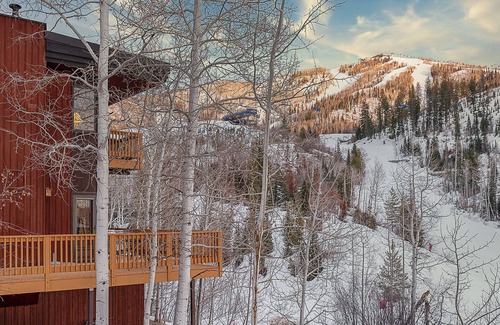 Steamboat Springs House | Luxury + Pool/Hot Tub + Ski in/Ski out - Right-O-Way Chalet