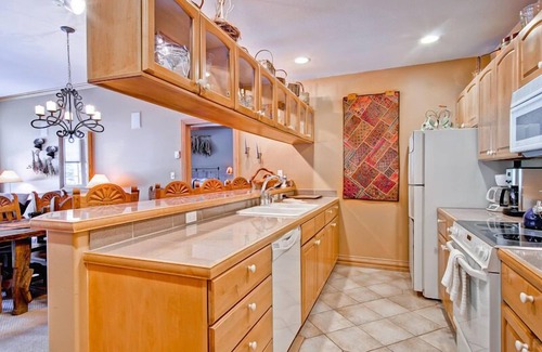 Beaver Creek Condo | Luxury ski-in/out condo in Beaver Creek Village core. Walk to everything!