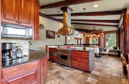 Four O'Clock House | Luxury Ski-in/out Home, Private Hot Tub & Views!