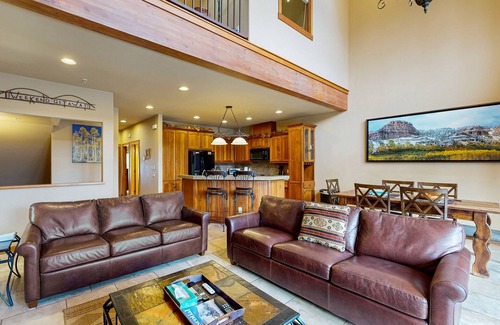 Purgatory Condo | Luxury Ski-In/Ski-Out Home w/Fireplace, Jetted Tub, & Shared Pools/Hot Tubs