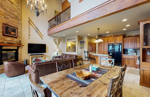 Purgatory Condo | Luxury Ski-In/Ski-Out Home w/Fireplace, Jetted Tub, & Shared Pools/Hot Tubs