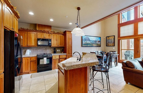 Purgatory Condo | Luxury Ski-In/Ski-Out Home w/Fireplace, Jetted Tub, & Shared Pools/Hot Tubs