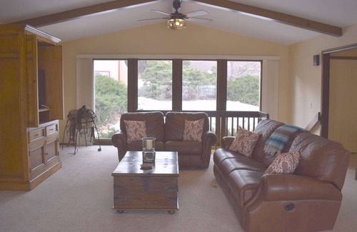 Manitou Springs House | Manitou Springs & Old Colorado City, Spacious, WiFi, Cable, AC, Garage