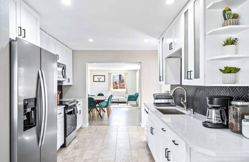Arvada Plaza Area House | @ Marbella Lane - Modern 4BR Oasis near Olde Town