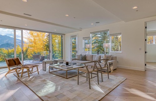 Red Mountain House | MARFIL 4-Story Away-From-It-All Mountain Top Oasis