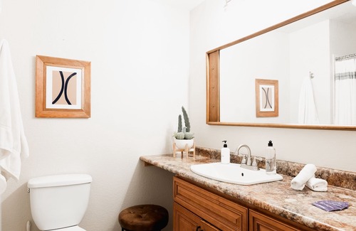 Greenwood Village Apartment | Micro-Unit | Sleeps 2 | Gym | DTC/Boston Commons