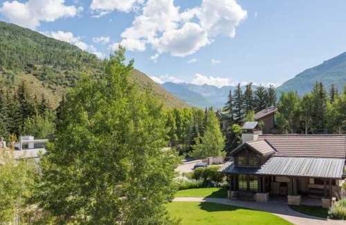 Vail Condo | Mill Creek Court Condos 100 Yards From Gondola One! Penthouse Condo