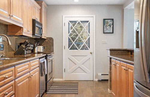 Vail House | Minutes From Vail Village & Golden Peak - Free Shuttle - Private Hot Tub & Sauna