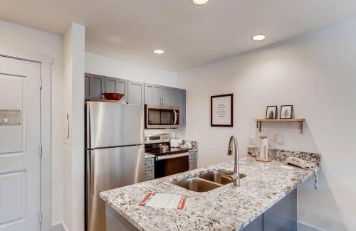 River Run Apartment | Modern 1BR in Keystone- Walk to Slopes & Kids Ski Free! condo