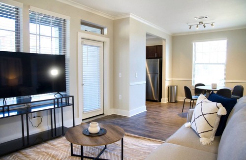 Briargate Apartment | Modern Apartment in Prime Location (ID2044X93)