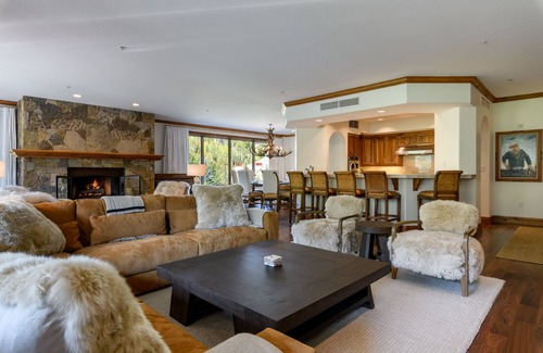 Beaver Creek Condo | Modern Condo by InvitedHome | Ski-In/Ski-Out, Base of Village, Apres, Fire Table