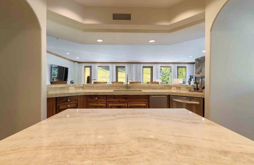 Beaver Creek Condo | Modern Condo by InvitedHome | Ski-In/Ski-Out, Base of Village, Apres, Fire Table