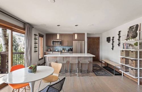 Snowmass Village Apartment | Modern Luxury - 4 Mins To Lifts - Jacuzzi - Sauna