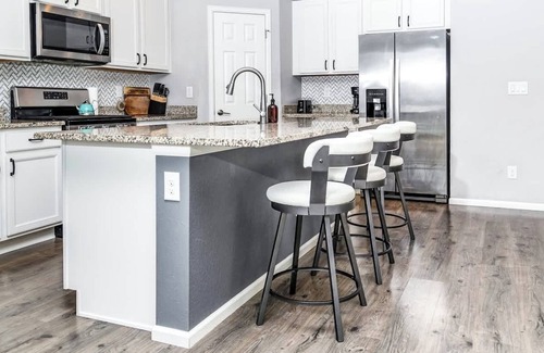 Gateway House | Modern Townhouse for 6 in Denver, Great Amenities