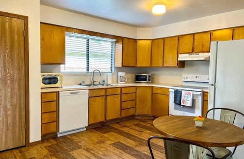 Montrose House | Montrose Mountain Memories