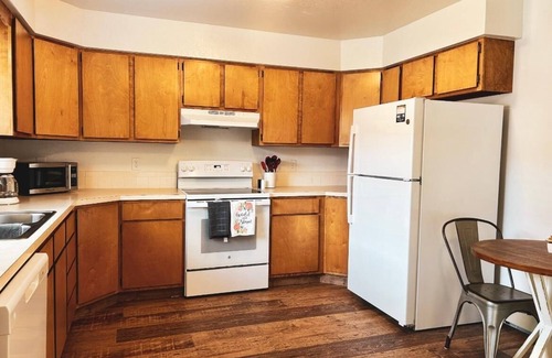 Montrose House | Montrose Mountain Memories