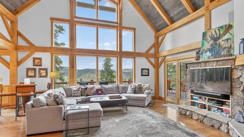 The Highlands House | Moose Tracks Lodge
