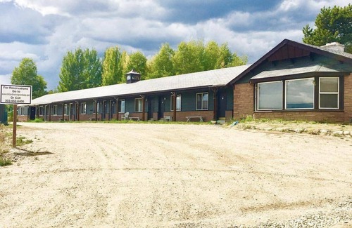 Grand Lake House | Motel ∙ 4 guests