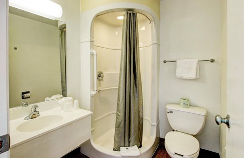 Dupont Hotel | Motel 6 Denver, CO - Airport