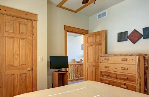 Estes Park Condo | Mount Enentah 37 - 2 Br Condo - Lake/Mountain Views!