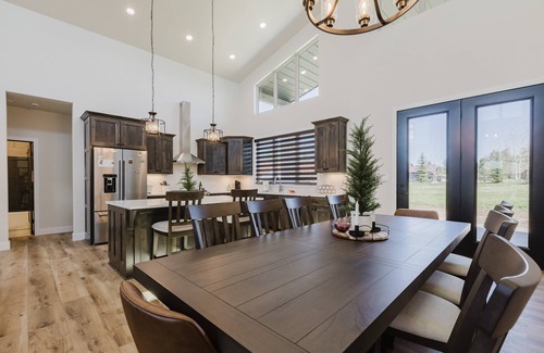 Lake Hatcher Park House | Mountain-Chic Escape | Hot Tub, Views & AC