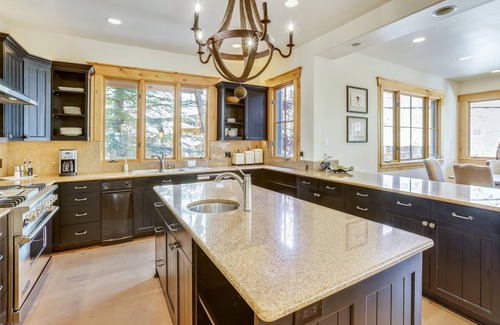 Mountain Village House | Mountain Elegance~Location & Luxury - Ski-in/Ski-out Village Core - 5 Suites
