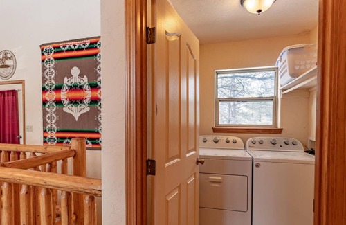 Twin Creek Village House | MOUNTAIN HOME FOR LARGER GROUPS
