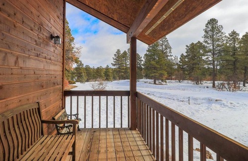 Twin Creek Village House | MOUNTAIN HOME FOR LARGER GROUPS